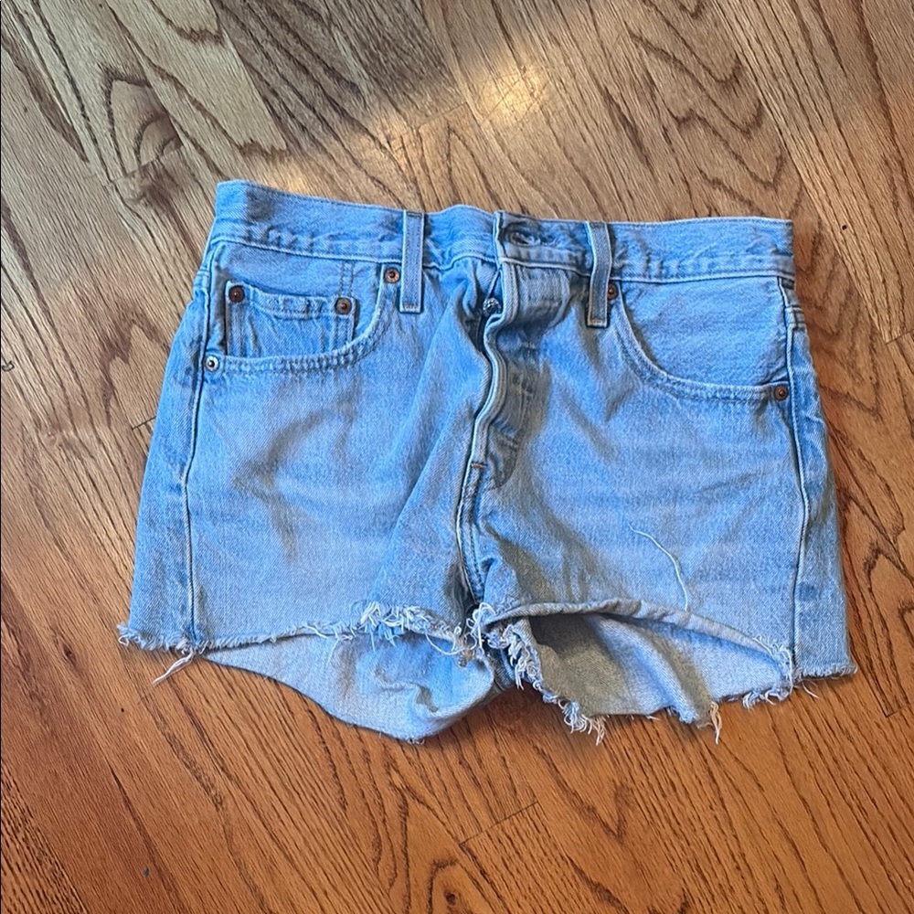 LEVI STRAUSS Denim Blue Women's cutoff shorts, size 28